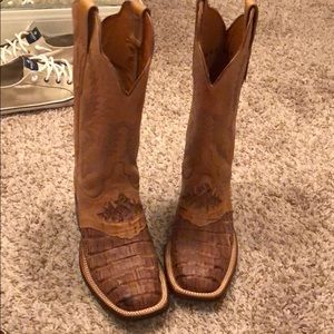 Tan hornback boots
